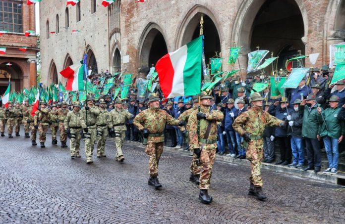 bandiere reggimenti alpini a rimini 696x453