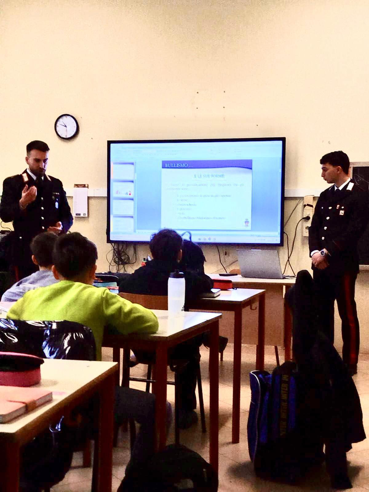 carabinieri scuola riva