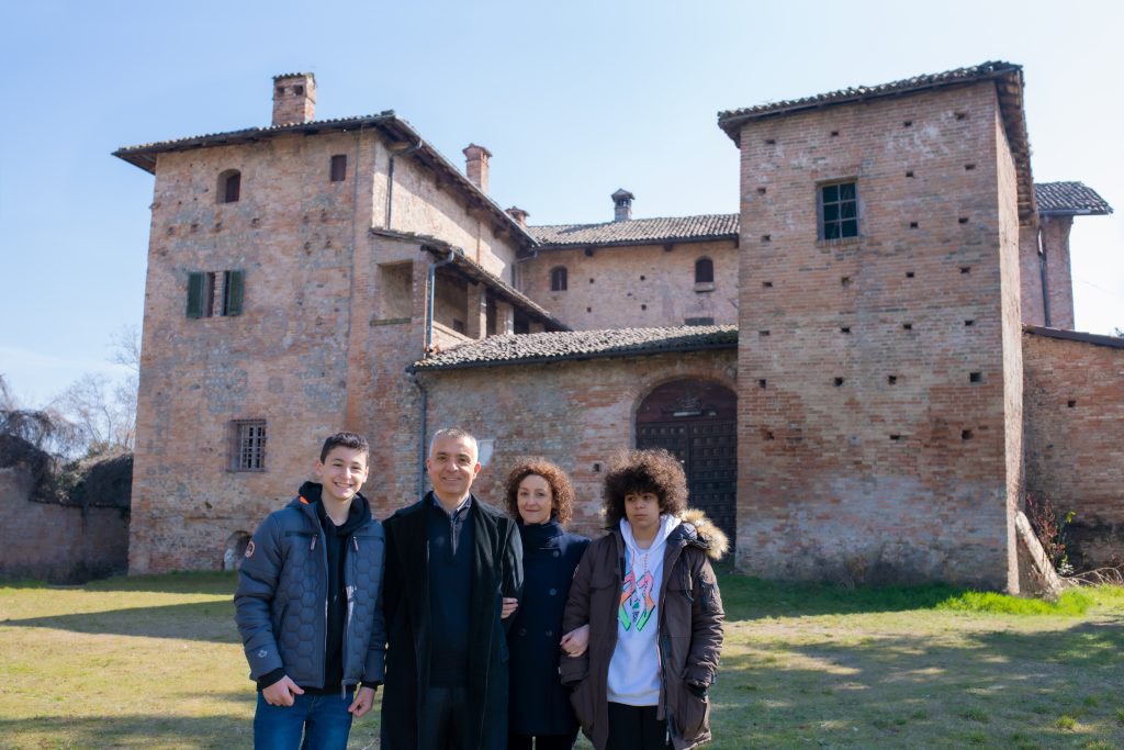 TORTONA - Imprenditore oltrepadano acquista un castello e lo trasforma in un polo artistico: il progetto di Luca Sforzini