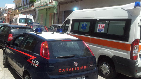 Ambulanze e carabinieri